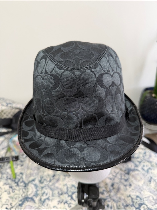Coach Accessories - NWOT•Coach Unisex Black Signature Pattern Trilby Hat